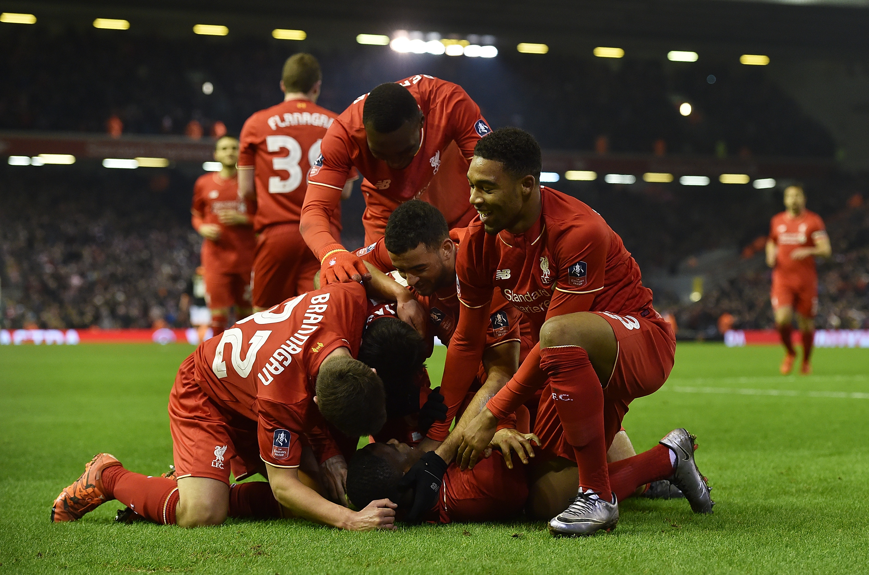 逆天乌龙！开场仅32秒町田泽维亚队长昌子源回传攻破自家大门（开场仅32秒！町田泽维亚队长昌子源回传酿成乌龙球）