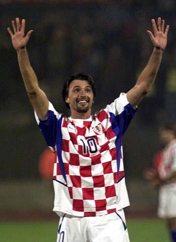 D站米兰哥第11集：前场逼抢的形同虚设和缺少核心的无可奈何（D站米兰哥第11集：前场逼抢失灵，核心缺位的无奈）