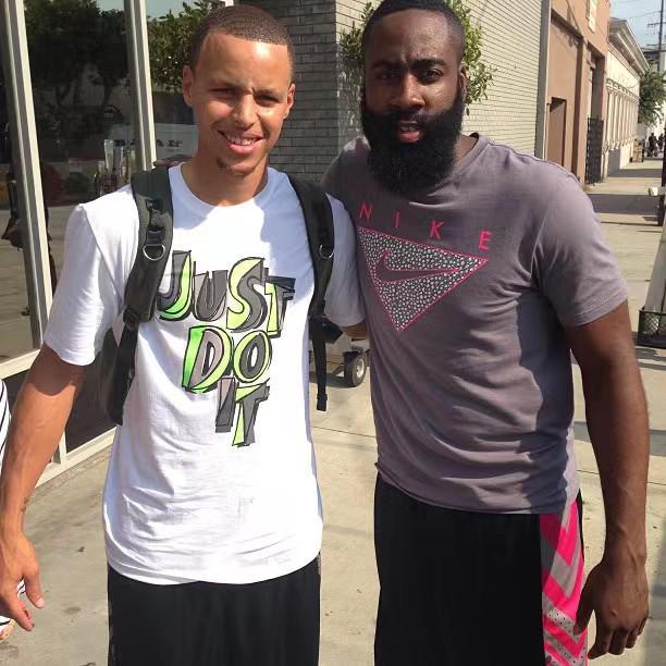 罗马诺：维萨告知布伦特福德他想离队，纽卡仍在推进谈判（罗马诺：维萨已告知布伦特福德有意离队，纽卡斯尔仍在推进转会谈判）