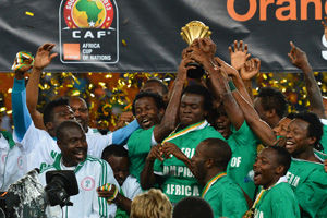 卢指导：哈登和伦纳德正全力投入扭转颓势，前者知道如何打球（卢指导：哈登与伦纳德全力以赴扭转颓势，哈登很清楚该怎么打）