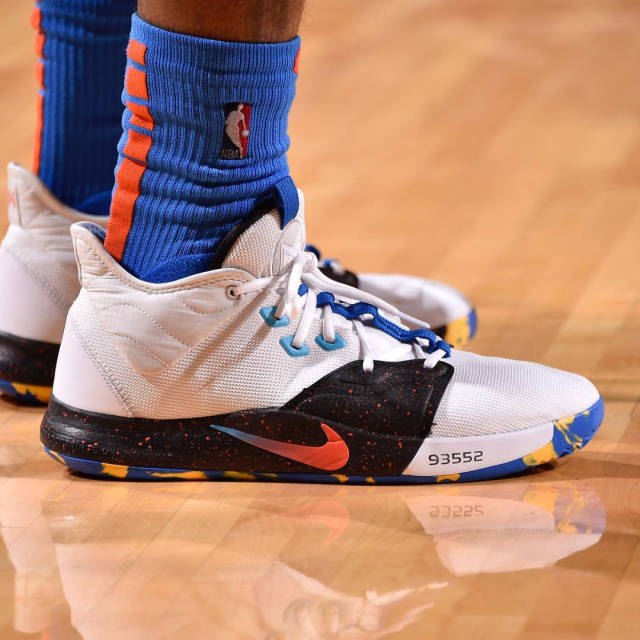 阿森纳遭遇伤病打击：莫斯克拉缺阵几周，维拉绝杀险胜（阿森纳伤情雪上加霜：莫斯克拉将休战数周，维拉补时绝杀惊险告捷）