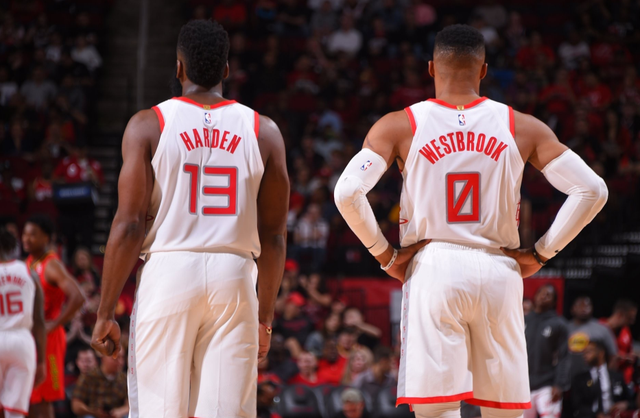 这个赛季还能挽回么？科林斯：当然，只要我们团结一心（这个赛季还有机会吗？科林斯：当然，只要我们齐心协力）