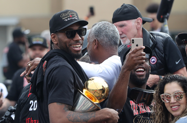 意媒：伊布曾想帮米兰签回弟媳，但被富拉尼和阿莱格里否决（意媒曝：伊布欲助米兰重签弟媳，遭富拉尼与阿莱格里否决）