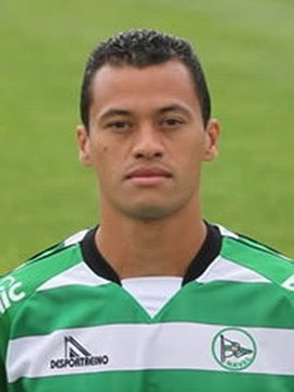 神锋！小蜜蜂前锋蒂亚戈再演梅开二度，联赛13场进11球（火力全开！小蜜蜂射手蒂亚戈再度双响，联赛13战11球）