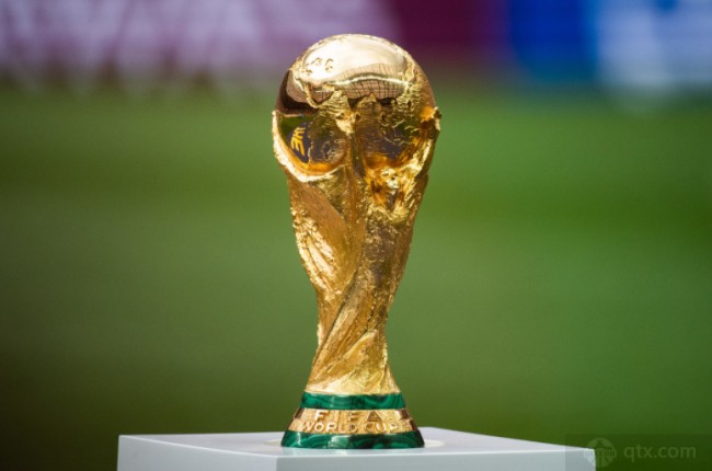 埃里克：从没犹豫过是否留在巴萨，很早就告诉经纪人我想续约（埃里克：留在巴萨毫不犹豫，早早就告诉经纪人要续约）